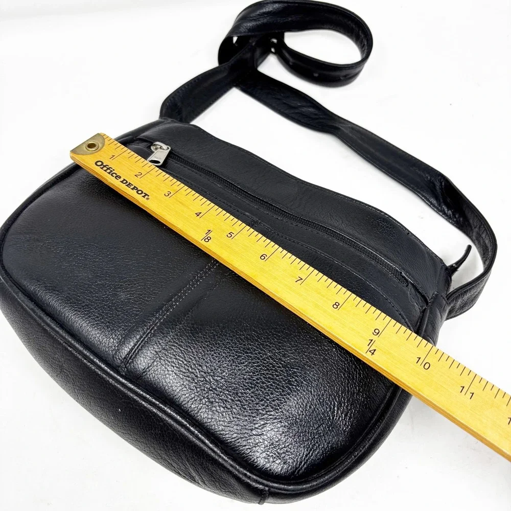 Coronado Leather Black Pebbled Leather Shoulder‎ Bag Silver Hardware Vintage